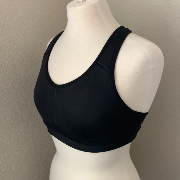 ATHLETA black molded cup sports bra - Picture 4 of 12